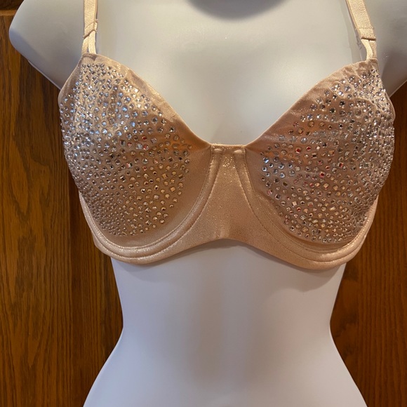 Victoria's Secret Other - Victoria’s Secret bra sz. 34DD